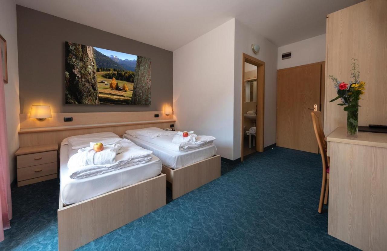 Hotel Italia Castello-Molina di Fiemme Buitenkant foto