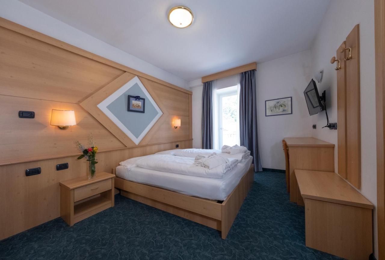 Hotel Italia Castello-Molina di Fiemme Buitenkant foto