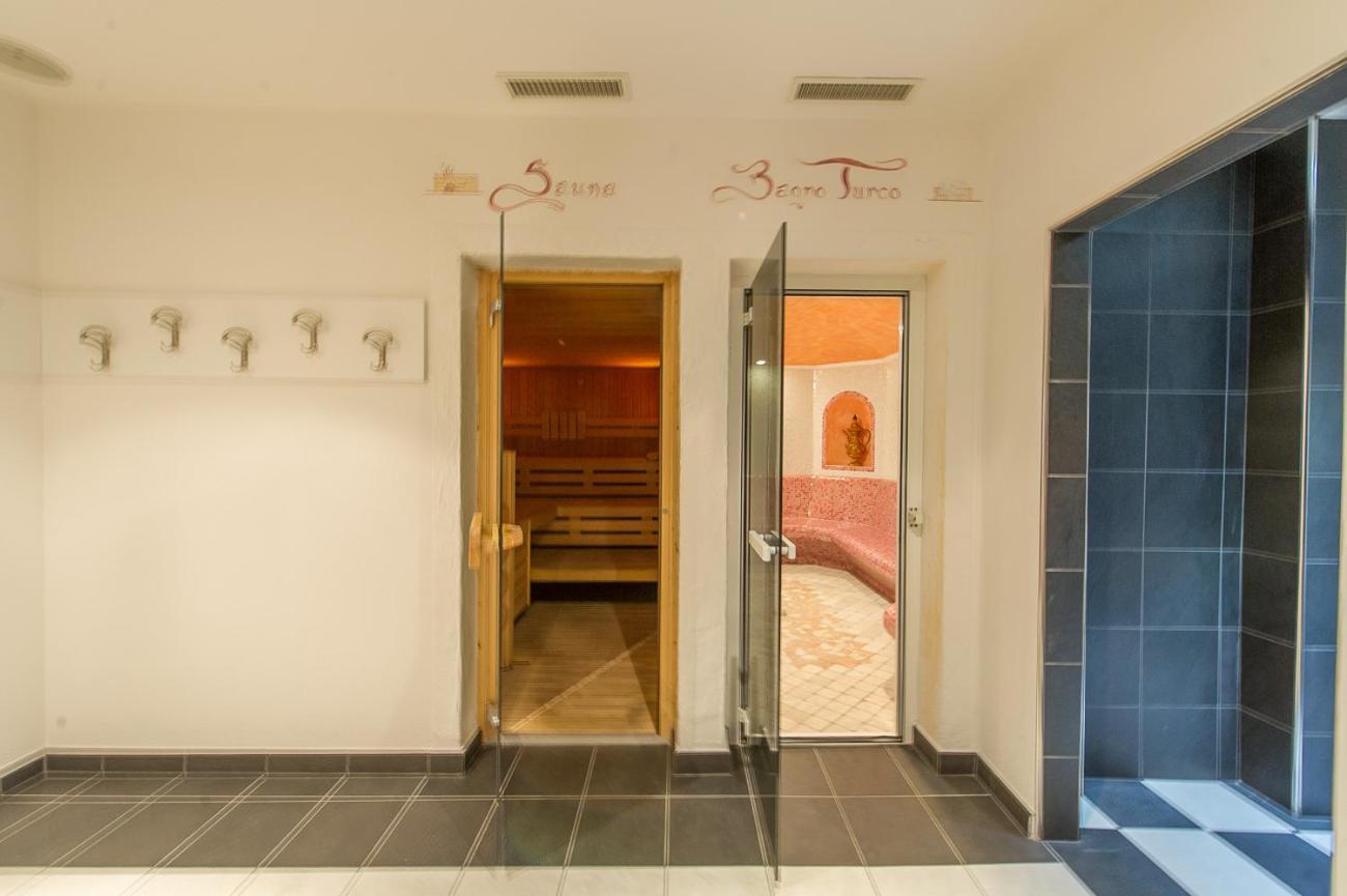 Hotel Italia Castello-Molina di Fiemme Buitenkant foto