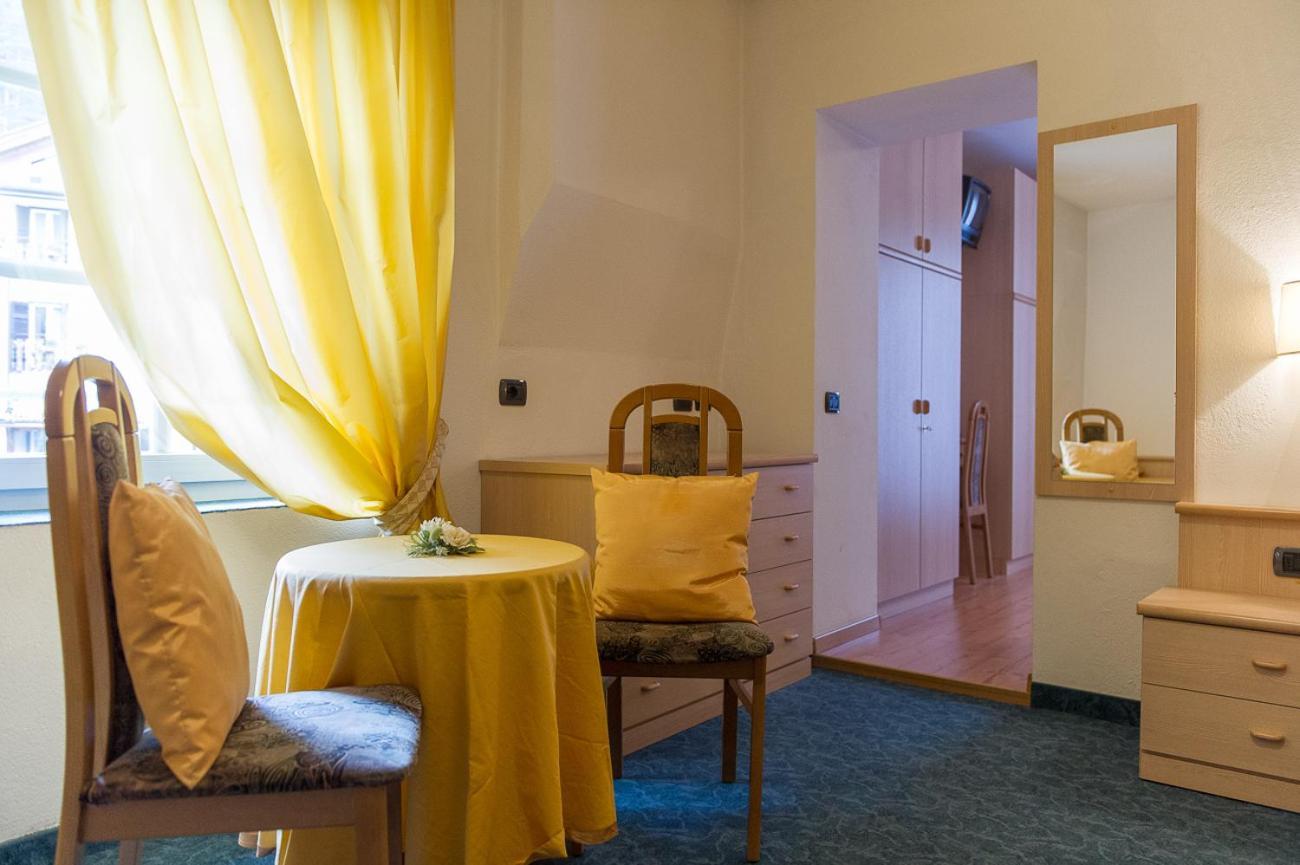 Hotel Italia Castello-Molina di Fiemme Buitenkant foto
